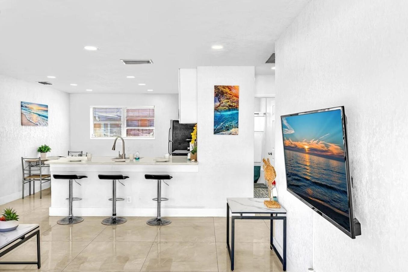 New Stylish 2 Bdrm Mins To Beach & Aventura Mall شاطئ هالانديل المظهر الخارجي الصورة